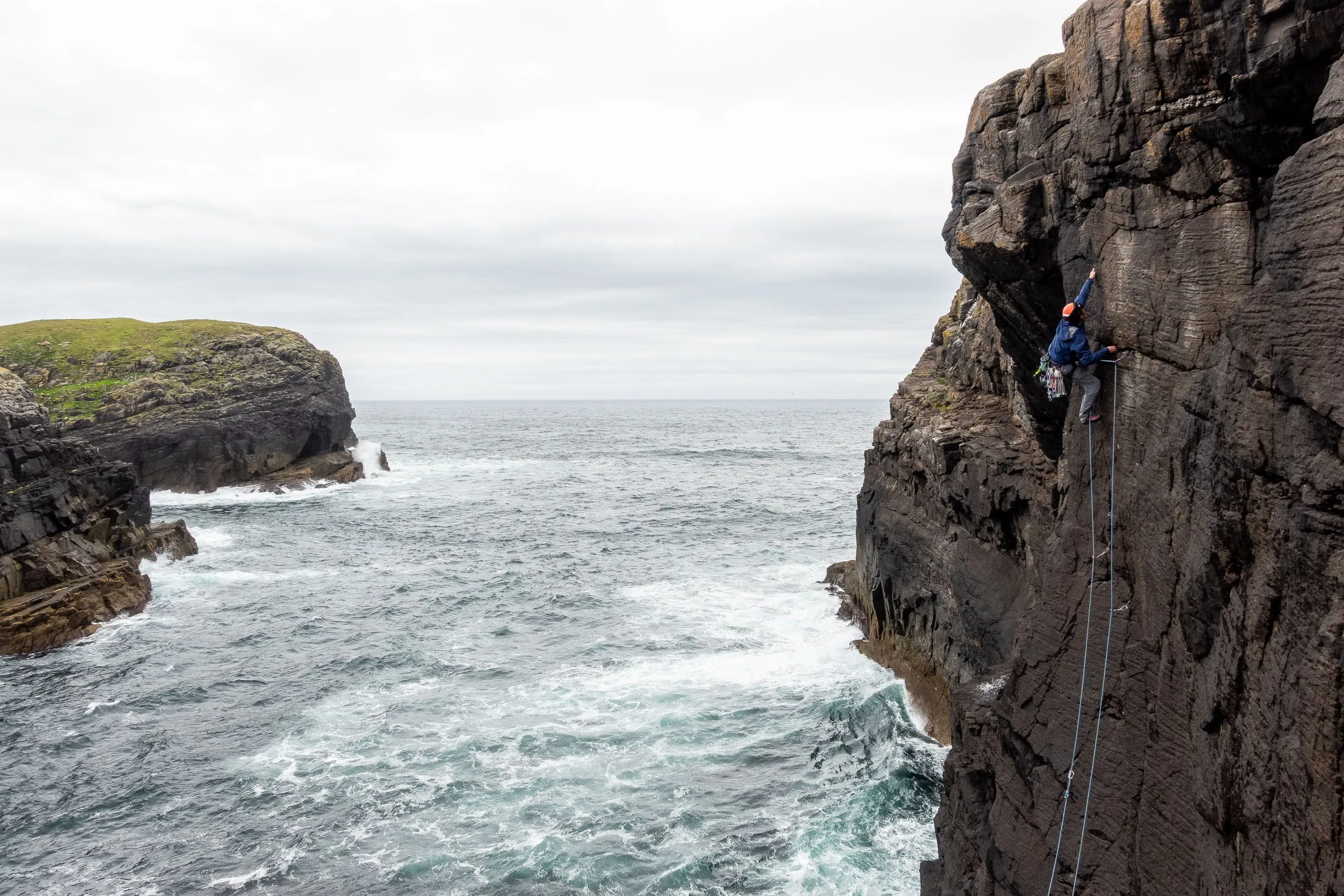 Noah climbing at Gerium Walls. @ Robbie Hearns